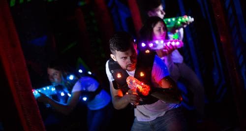 Lasertag inkl. American Hotdog und Softgetränk